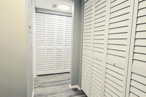 Condo in Sarasota, Florida, 2 bedrooms № 2104243 - photo 29