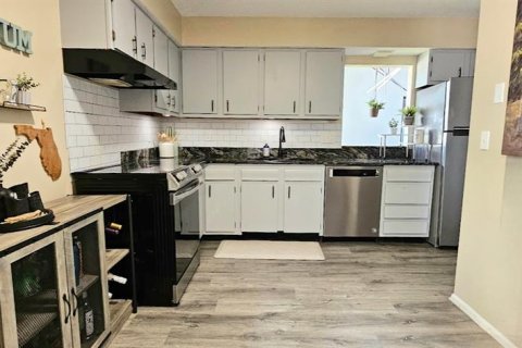 Condo in Sarasota, Florida, 2 bedrooms № 2104243 - photo 19