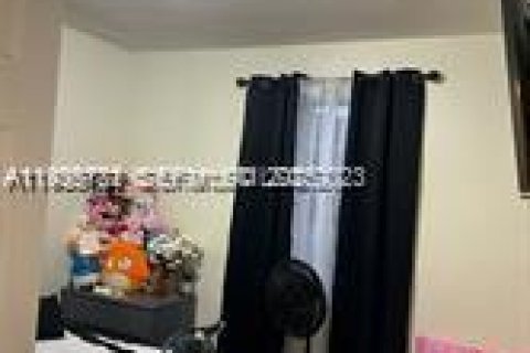 House in Miami, Florida 3 bedrooms, 91.88 sq.m. № 1994670 - photo 8