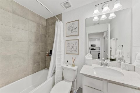 Condominio en alquiler en Bradenton, Florida, 2 dormitorios, 123.47 m2 № 1552672 - foto 2