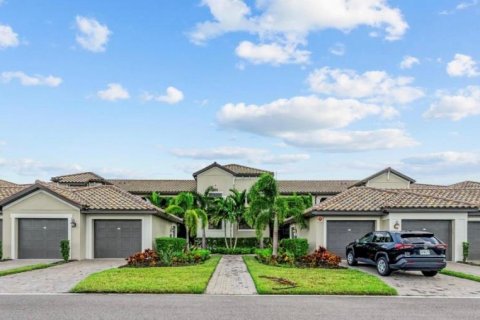 Condominio en alquiler en Bradenton, Florida, 2 dormitorios, 123.47 m2 № 1552672 - foto 1