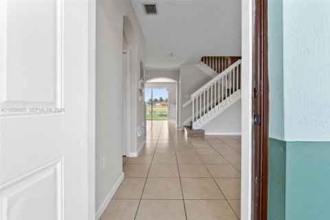 Touwnhouse à louer à Homestead, Floride: 3 chambres, 120.96 m2 № 2020905 - photo 3