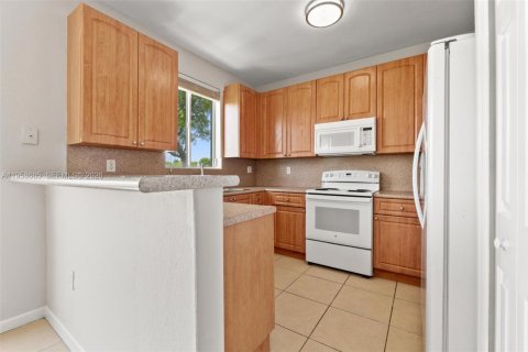 Touwnhouse à louer à Homestead, Floride: 3 chambres, 120.96 m2 № 2020905 - photo 14