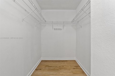 Touwnhouse à louer à Homestead, Floride: 3 chambres, 120.96 m2 № 2020905 - photo 24