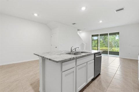 Touwnhouse à vendre à Wimauma, Floride: 3 chambres, 157.47 m2 № 2121236 - photo 6