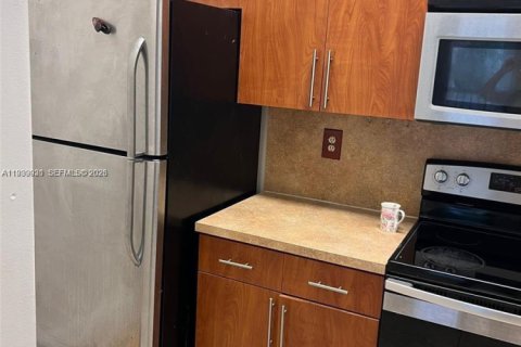 Condominio en Hialeah, Florida, 3 dormitorios  № 2001916