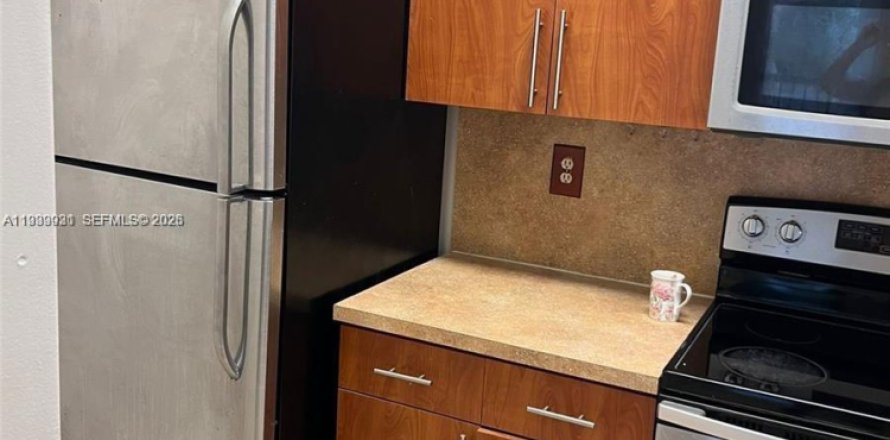 Condominio en Hialeah, Florida, 3 dormitorios  № 2001916