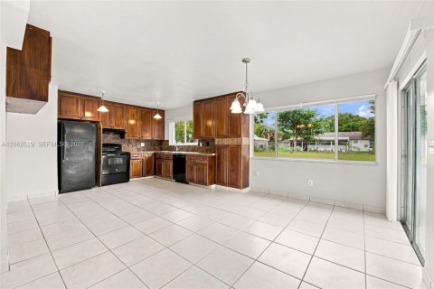 Villa ou maison à vendre à Port St. Lucie, Floride: 3 chambres, 109.25 m2 № 2290211 - photo 13