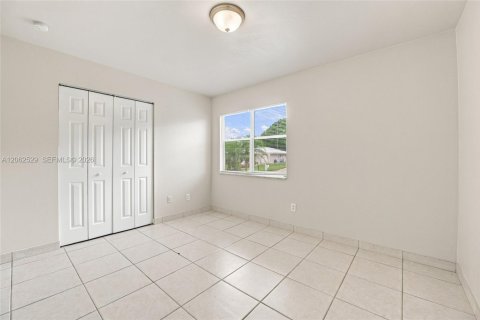 Villa ou maison à vendre à Port St. Lucie, Floride: 3 chambres, 109.25 m2 № 2290211 - photo 17
