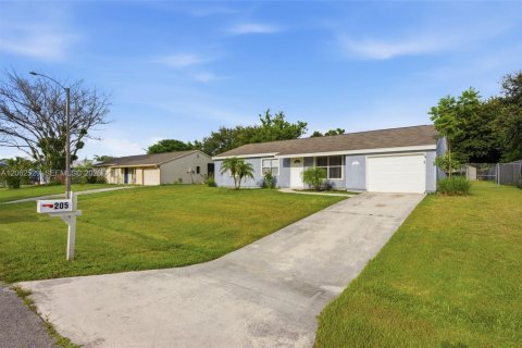 Villa ou maison à vendre à Port St. Lucie, Floride: 3 chambres, 109.25 m2 № 2290211 - photo 4