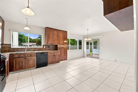 Villa ou maison à vendre à Port St. Lucie, Floride: 3 chambres, 109.25 m2 № 2290211 - photo 11