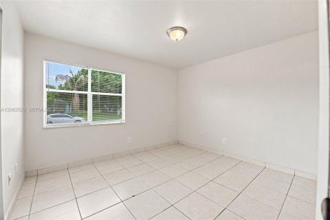 Villa ou maison à vendre à Port St. Lucie, Floride: 3 chambres, 109.25 m2 № 2290211 - photo 16