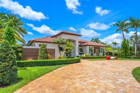 House in Southwest Ranches, Florida 5 bedrooms, 433.2 sq.m. № 1794360 - photo 9