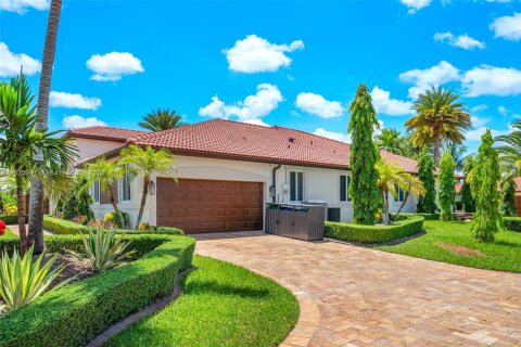 House in Southwest Ranches, Florida 5 bedrooms, 433.2 sq.m. № 1794360 - photo 13