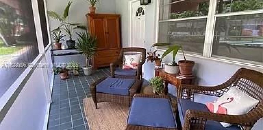 Appartement à Hallandale Beach, Floride 2 chambres, 99.41 m2 № 1788643