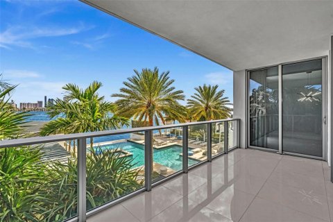 Condominio en venta en North Miami Beach, Florida, 3 dormitorios, 212.28 m2 № 1480372 - foto 24