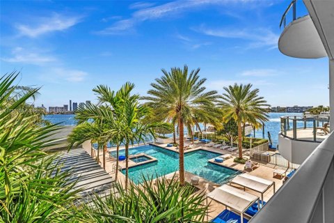 Condominio en venta en North Miami Beach, Florida, 3 dormitorios, 212.28 m2 № 1480372 - foto 25
