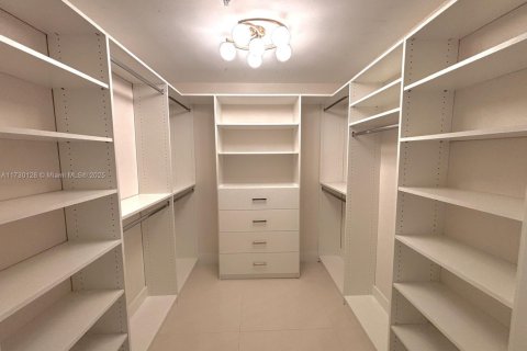 Condominio en venta en North Miami Beach, Florida, 3 dormitorios, 212.28 m2 № 1480372 - foto 18