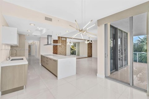 Condominio en venta en North Miami Beach, Florida, 3 dormitorios, 212.28 m2 № 1480372 - foto 10