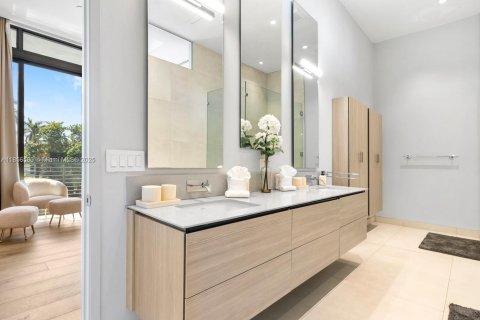 Снять в аренду виллу или дом в Форт-Лодердейл, Флорида 6 спален, 406.91м2, № 2015097 - фото 17