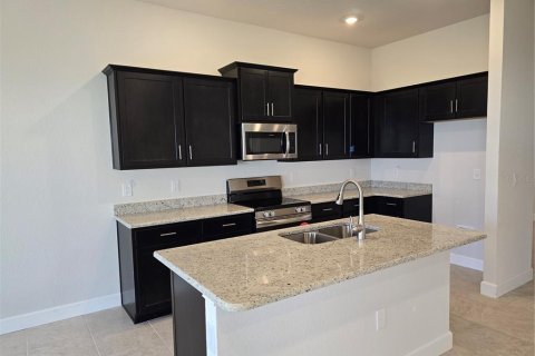 House in Spring Hill, Florida 4 bedrooms, 185.8 sq.m. № 1784489 - photo 10