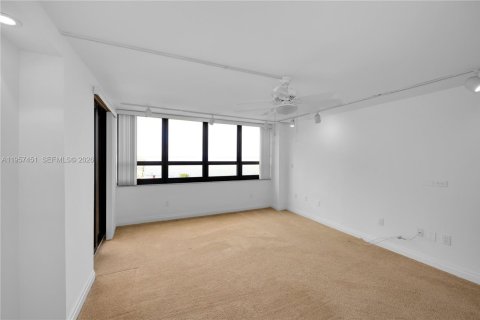 Снять в аренду кондоминиум в Майами, Флорида 2 спальни, 174.84м2, № 2020085 - фото 25