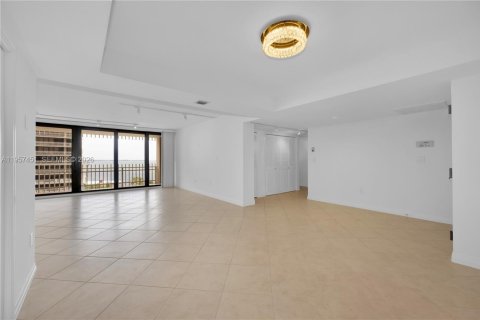 Снять в аренду кондоминиум в Майами, Флорида 2 спальни, 174.84м2, № 2020085 - фото 10
