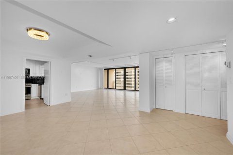 Снять в аренду кондоминиум в Майами, Флорида 2 спальни, 174.84м2, № 2020085 - фото 15