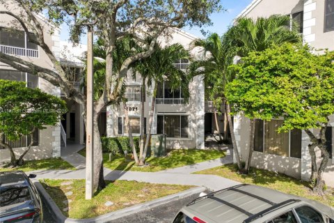 Condominio en Oakland Park, Florida, 2 dormitorios  № 1967372