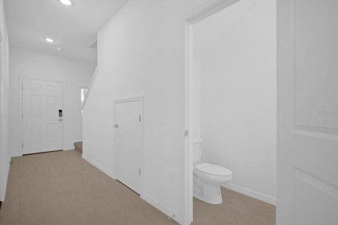 Снять в аренду таунхаус в Киссимми, Флорида 9 комнат, 127.55м2, № 1720060 - фото 17