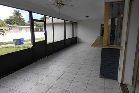House in Hollywood, Florida 3 bedrooms, 162.86 sq.m. № 2013220 - photo 16