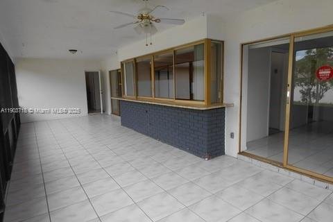 House in Hollywood, Florida 3 bedrooms, 162.86 sq.m. № 2013220 - photo 7