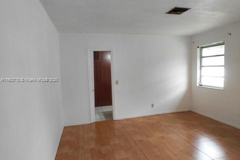 House in Hollywood, Florida 3 bedrooms, 162.86 sq.m. № 2013220