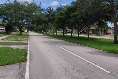 House in Hollywood, Florida 3 bedrooms, 162.86 sq.m. № 2013220 - photo 11