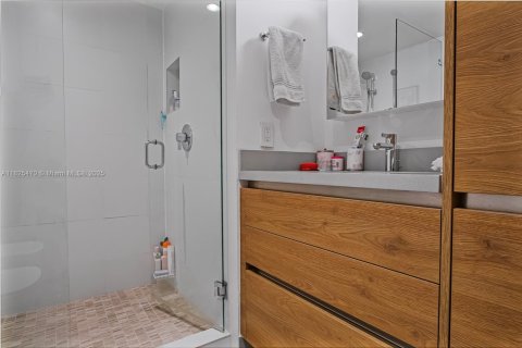 Condo in Miami, Florida, 3 bedrooms  № 1794778 - photo 22