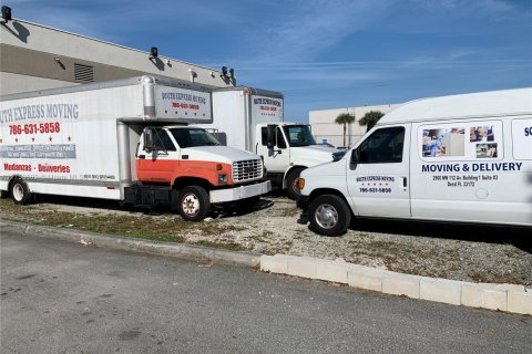 Immobilier commercial à Doral, Floride № 2038137