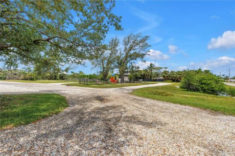 Immobilier commercial à vendre à Holmes Beach, Floride: 584.54 m2 № 1877104 - photo 8