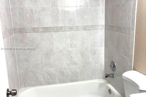 Copropriété à vendre à Miami, Floride: 3 chambres, 92.25 m2 № 1889400 - photo 23