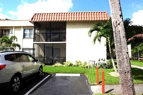 Copropriété à vendre à Miami, Floride: 3 chambres, 92.25 m2 № 1889400 - photo 1