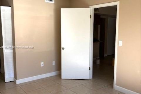 Copropriété à vendre à Miami, Floride: 3 chambres, 92.25 m2 № 1889400 - photo 11