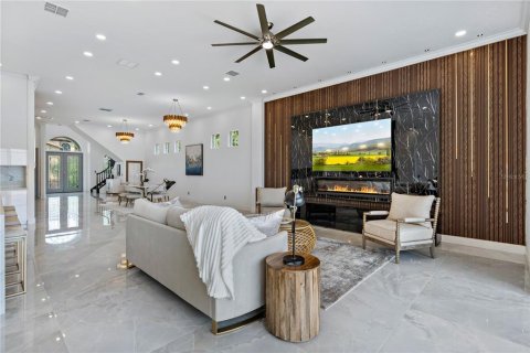 Casa en venta en Orlando, Florida, 4 dormitorios, 426.61 m2 № 1680887 - foto 9