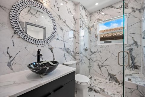 Casa en venta en Orlando, Florida, 4 dormitorios, 426.61 m2 № 1680887 - foto 27