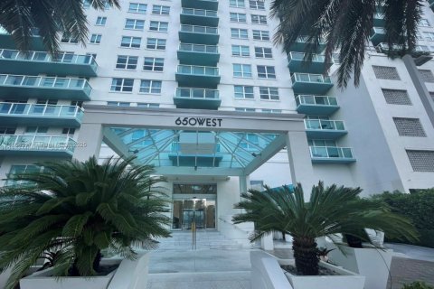 Condominio en venta en Miami Beach, Florida, 1 dormitorio, 69.31 m2 № 1957593 - foto 1