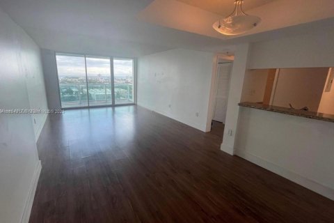 Condominio en venta en Miami Beach, Florida, 1 dormitorio, 69.31 m2 № 1957593 - foto 5