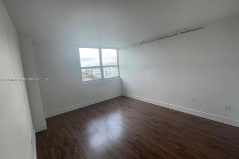 Condominio en venta en Miami Beach, Florida, 1 dormitorio, 69.31 m2 № 1957593 - foto 11