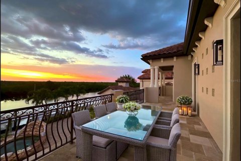 Casa en venta en Cape Coral, Florida, 4 dormitorios, 586.03 m2 № 1917759 - foto 4