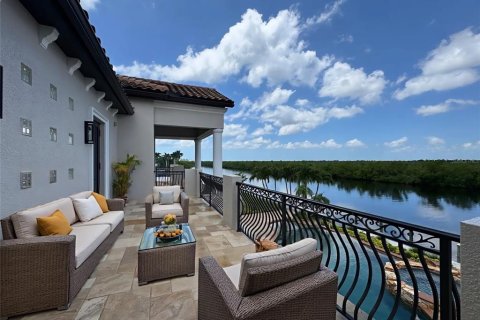 Casa en venta en Cape Coral, Florida, 4 dormitorios, 586.03 m2 № 1917759 - foto 22