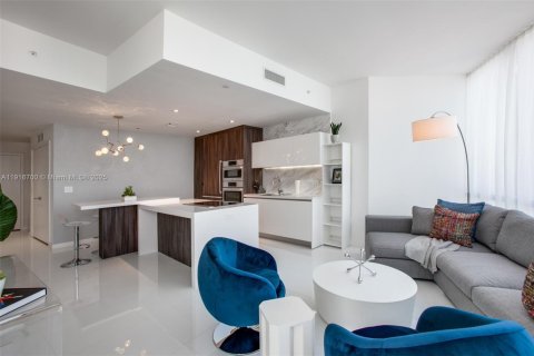 Condo in Miami, Florida, 1 bedroom  № 2016455 - photo 4