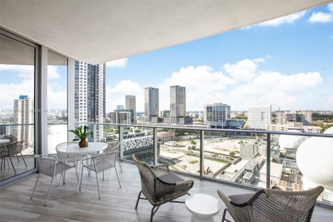 Condo in Miami, Florida, 1 bedroom  № 2016455 - photo 10