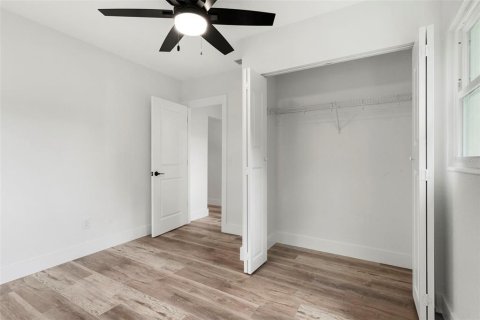 Casa en venta en Lakeland, Florida, 4 dormitorios, 280.01 m2 № 1388934 - foto 13